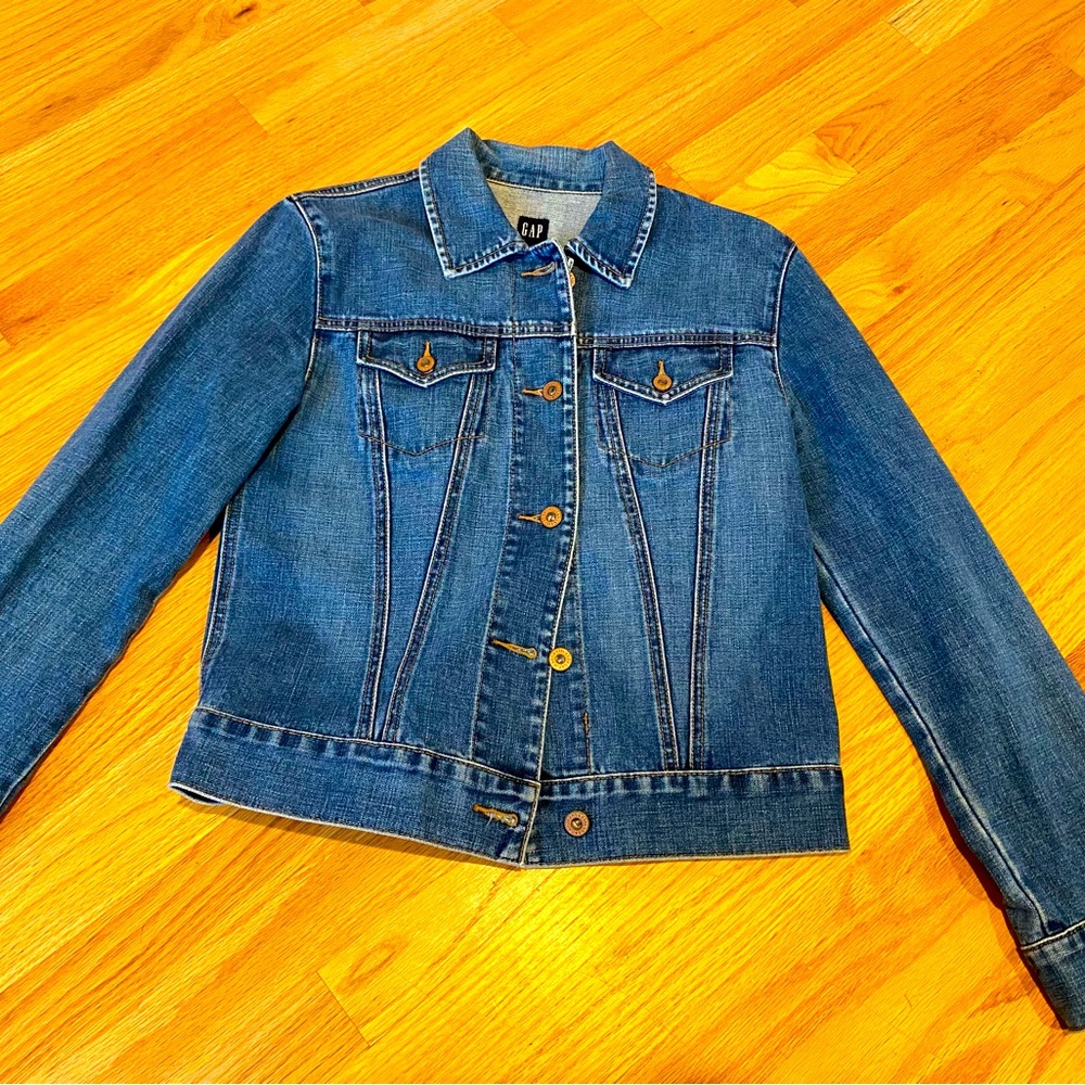 Medium Gap Jean Jacket, in like new condition
